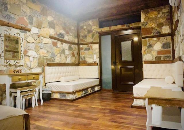 Émbonas Ataviros Hotel מראה חיצוני תמונה